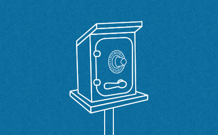 Birdhouse: Thick walls & sturdy construction. Birdhouse: Thick walls & sturdy construction.
